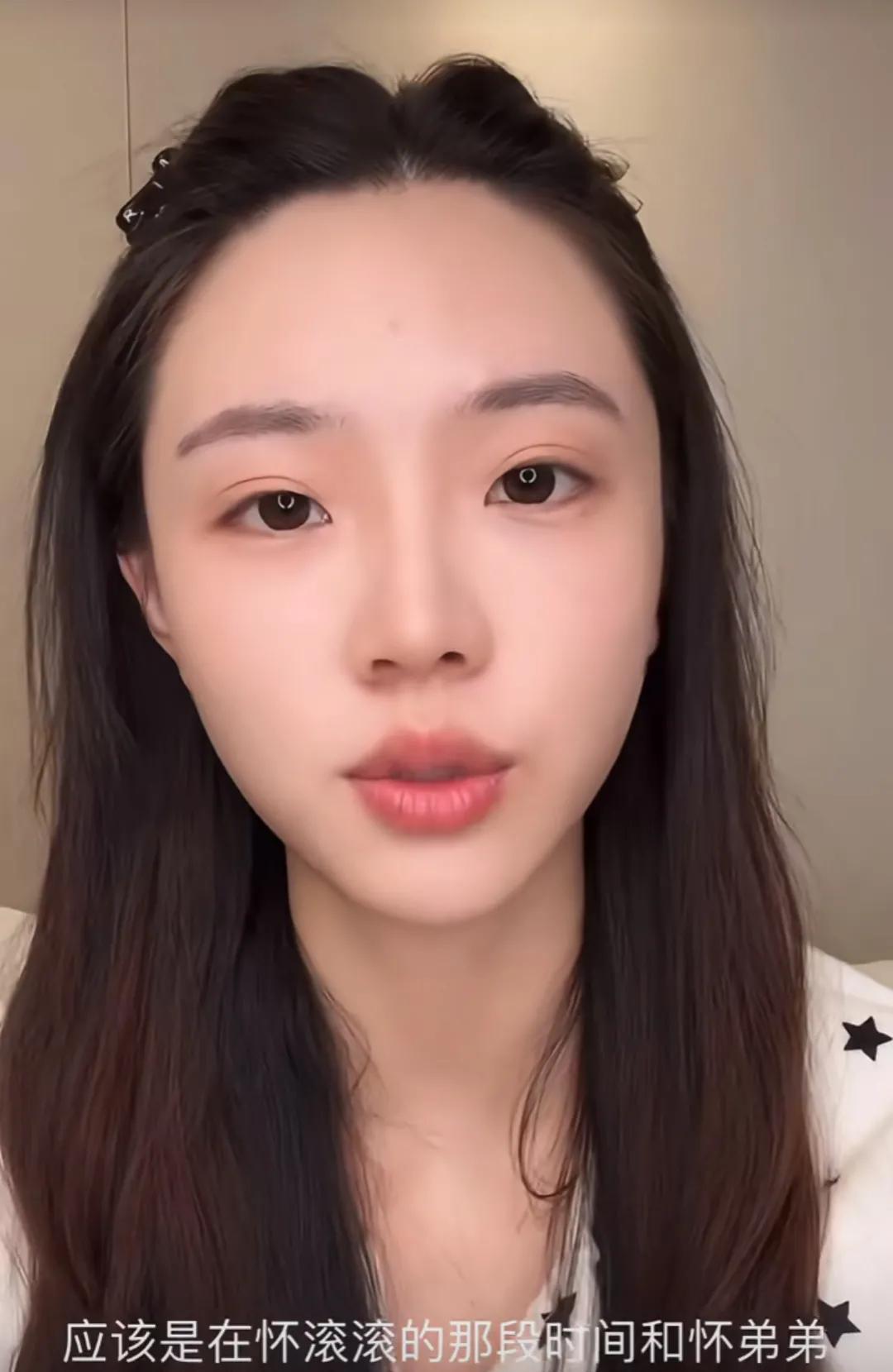 突然间觉得傅潇倩挺真诚的，一点也不茶，别人问什么自己就回答什么呢。虽然一些人觉得