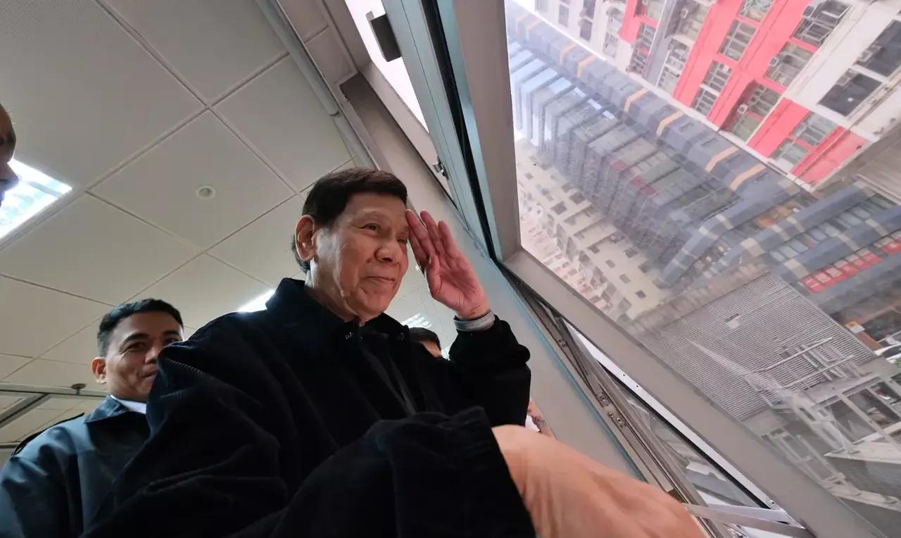 杜特尔特被捕，小马科斯可能输
菲律宾前总统杜特尔特遭逮捕，菲律宾总统办公室签发的