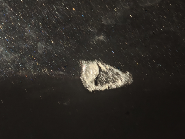 理想汽车哨兵模式真鸡肋
前几天车停在车位上，有个车在我车头右前方下客，后排乘客开