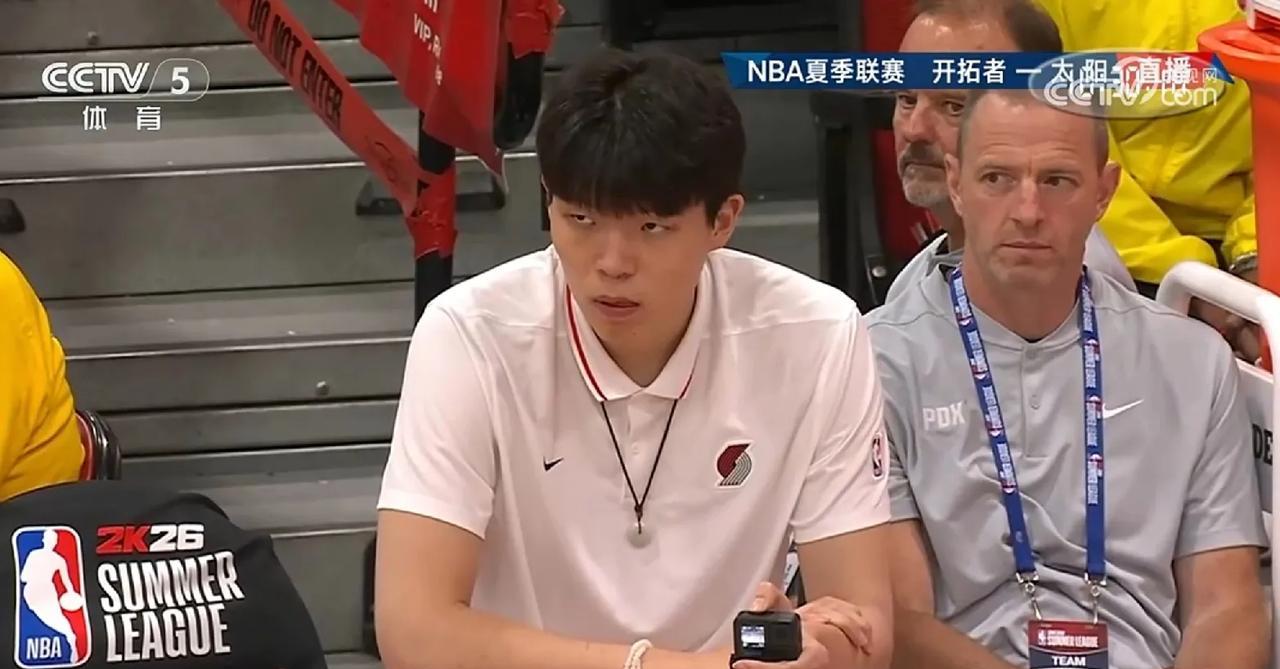 7月20日上午，NBA夏季联赛继续进行，在一场比赛中，波特兰开拓者队以77比61