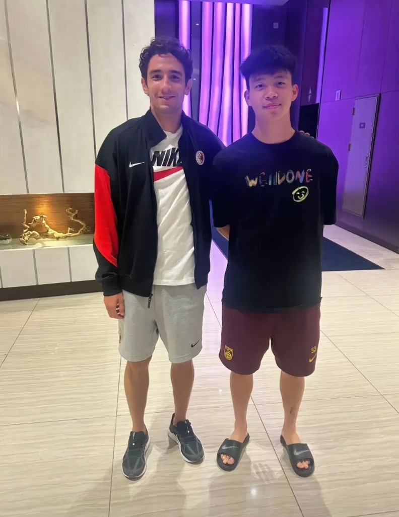 王钰栋用自己的实力征服了对手，来自中国香港的规划球员称赞了王钰栋，并称他是迄今为