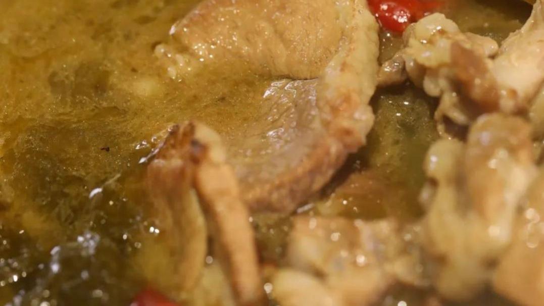 探秘20年烧烤江湖：为什么吃货对羊肉串情有独钟？