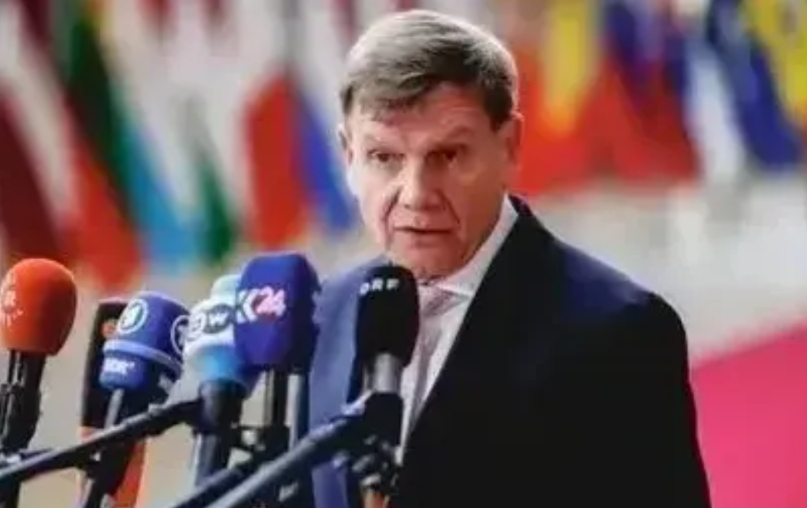 真想不到，德国的态度突然变了，终于认清现实。

5月31日，德国外长瓦德富尔在接