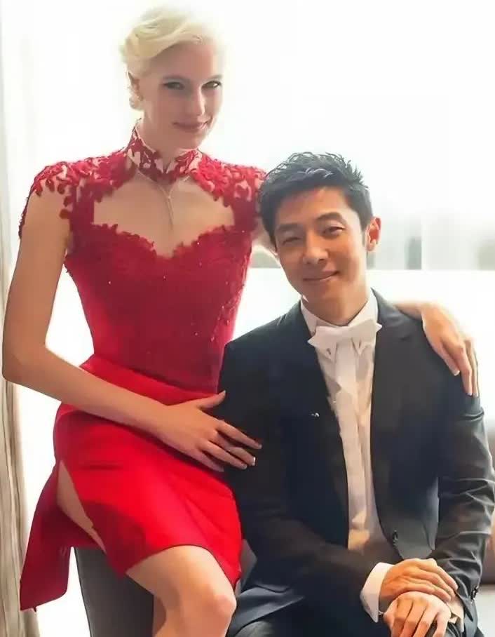 当年，撒贝宁icon和国际巨星分手后，娶了加拿大icon妻子李白icon，有一次