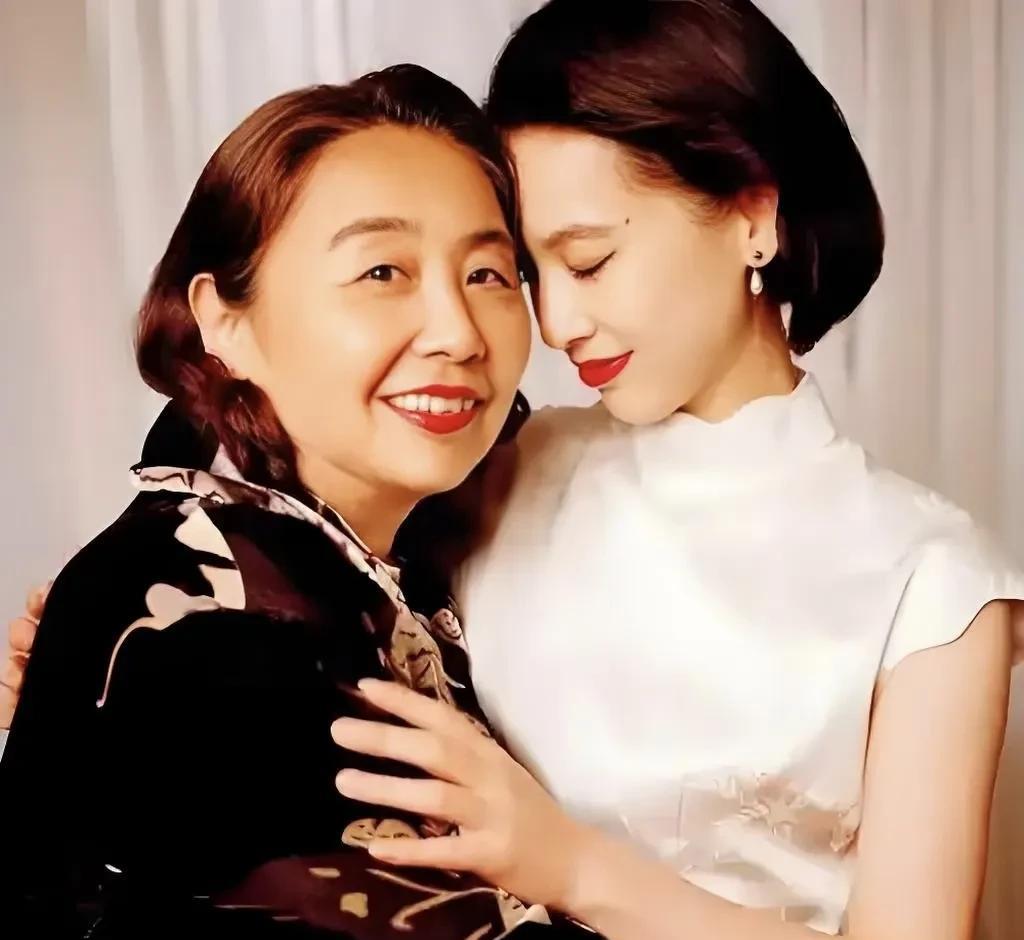 邓女士真的是一个有大智慧的女性，她每一步都是踏踏实实并付出全力，书也读的好，工作