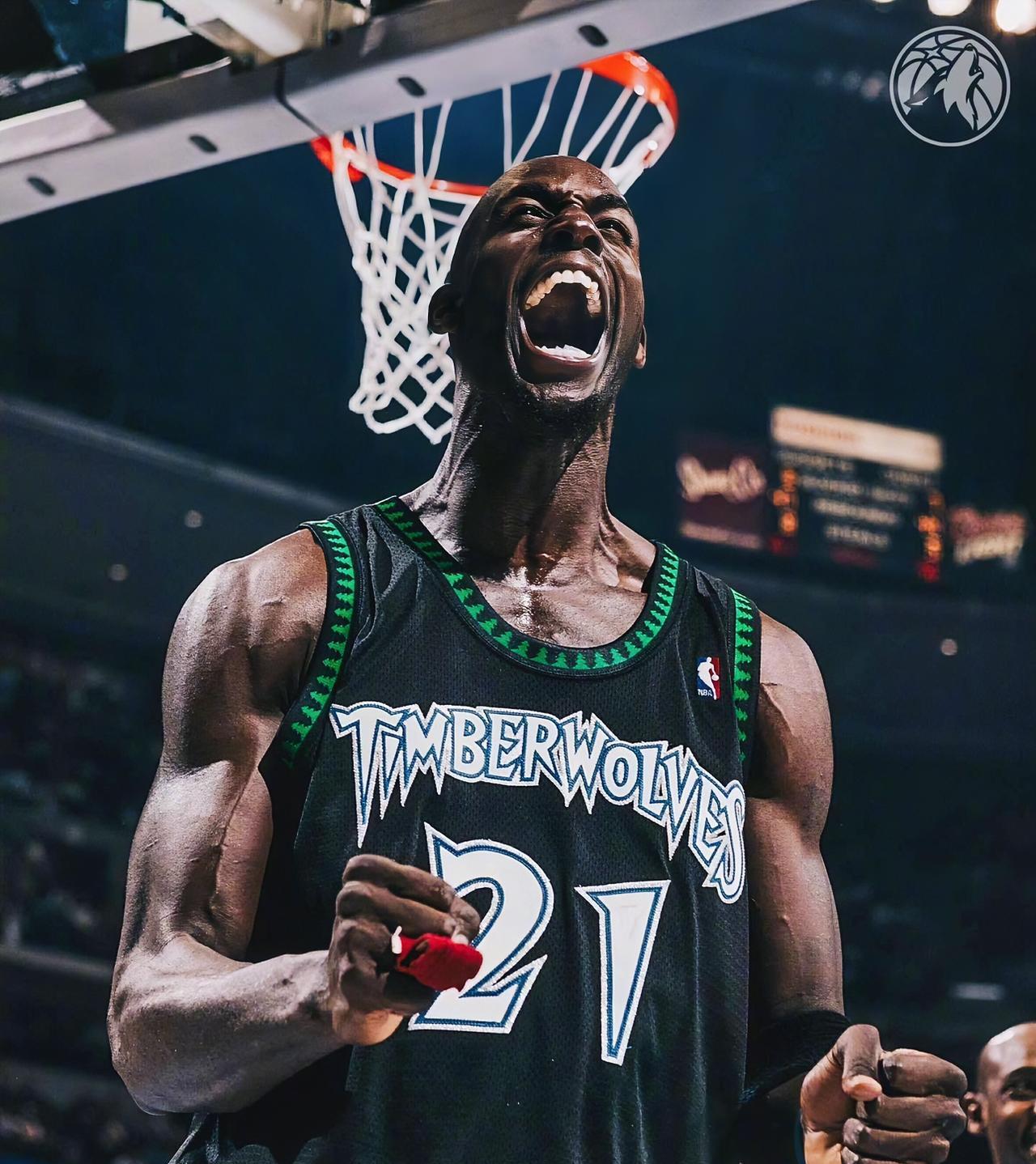 森林狼重启“狼王”时期复古球衣！
据NBA记者Evan Sidery透露：从下个