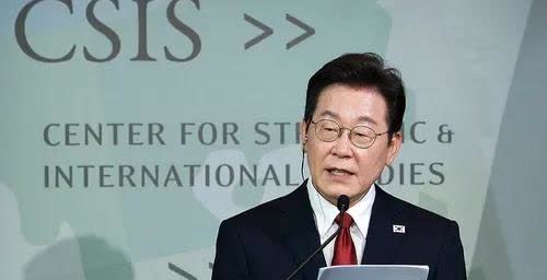 韩国总统李在明的风格，会一直延续：见人说人话，见鬼说鬼话。
韩联社今天（8月2