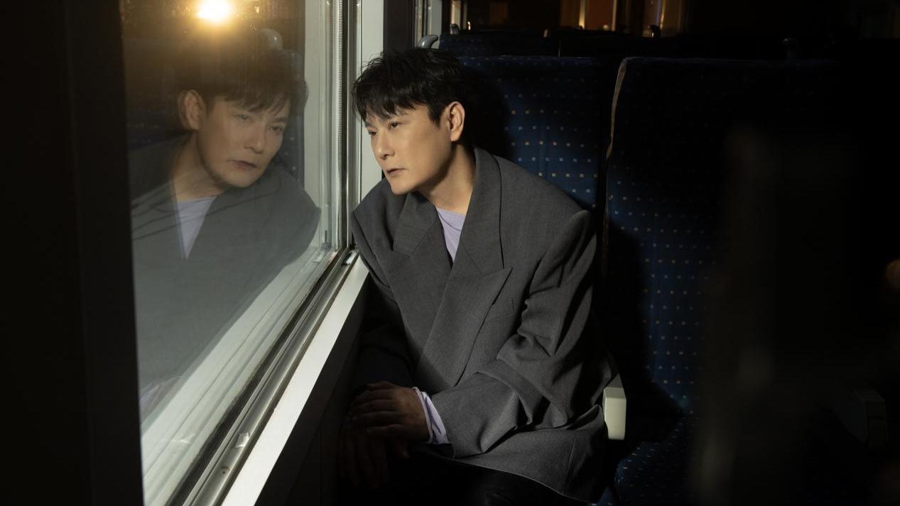 ​金曲词人何启弘创作！张信哲《皱纹写字》夺世界闽南语金曲奖