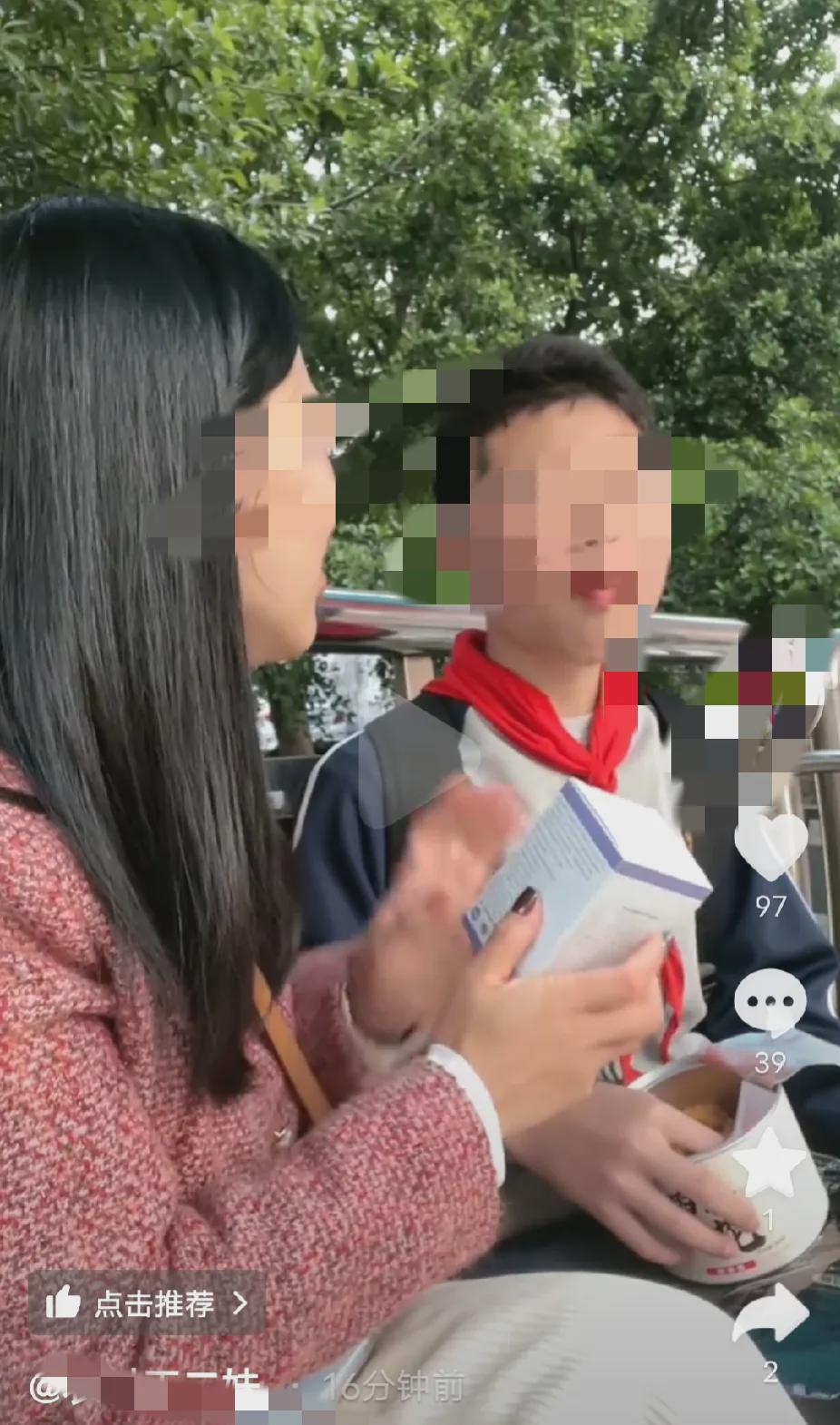 王丽丽此番举动，成功为前夫澄清，反倒让自己陷入窘境。

丽丽前往浙江探望儿子