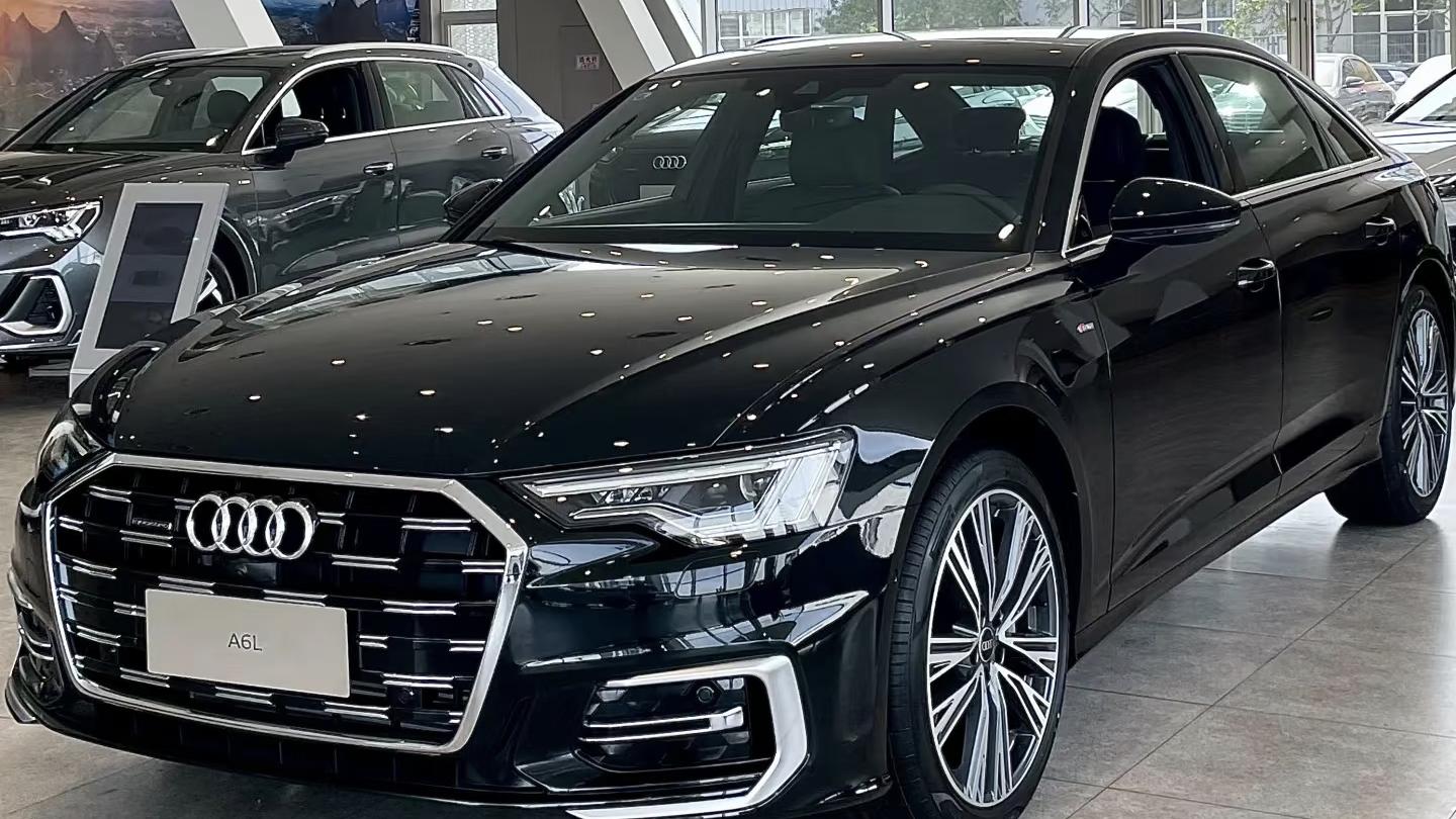 钥匙锁车里了怎么办？别急着砸玻璃，试试这些方法。