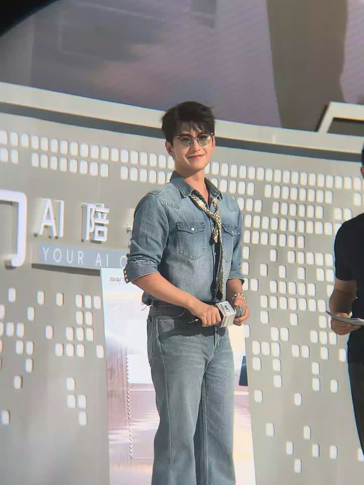 杨洋活动近照[送心]super idol的笑容😊[送心]