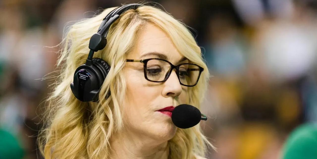 因为叫亚历山大是罚球机器，所以多丽丝伯克大概率被提前解雇。
ESPN的资深女主持