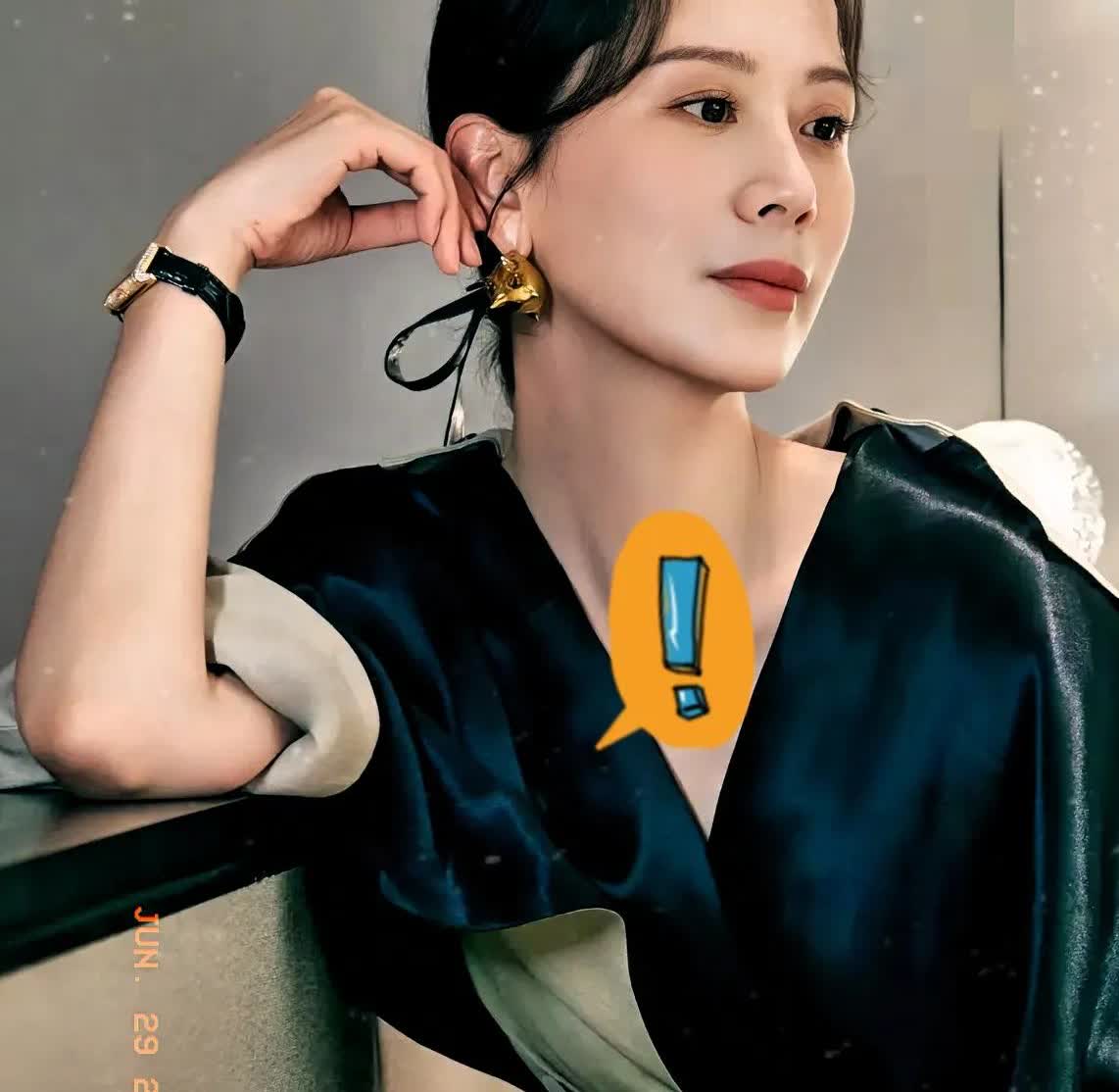 海清现在应该后槽牙都咬碎了吧？
​她怎么也不会想到，
​曾经和自己一起称姐妹