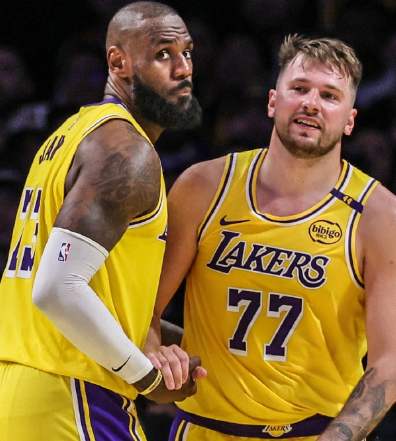 东詹挡拆怎么打成詹眉挡拆一样的“大杀招”？
东詹都是顶级持球手
球在他们俩手中能