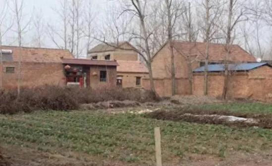 为什么农村人越来越少？
 
可是大家为什么要一股脑的都想要去城市呢？
