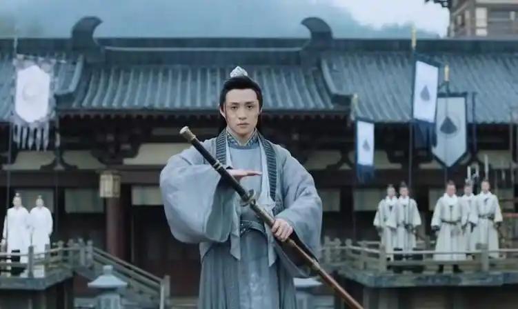 1352年，战火正炽，流民遍野。朱元璋只是红巾军中一个并不起眼的将领，没有自己的