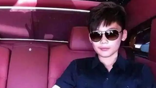 谭松韵母亲离世7年，她仍未走出丧母之痛，而凶手却以获释