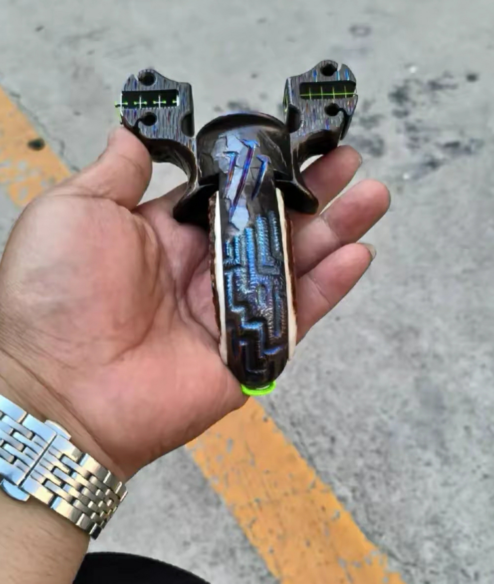 路边捡到个这东西，不知道干嘛用的，挺沉，做工也挺精细的，估计是什么机床的零件，有