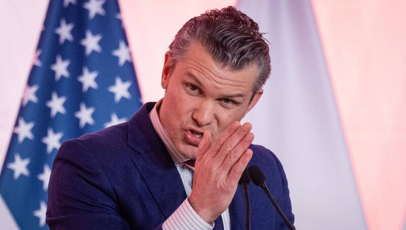 中国反击美国六问是谁











美国防长又开始“胡说八道”了！他竟然