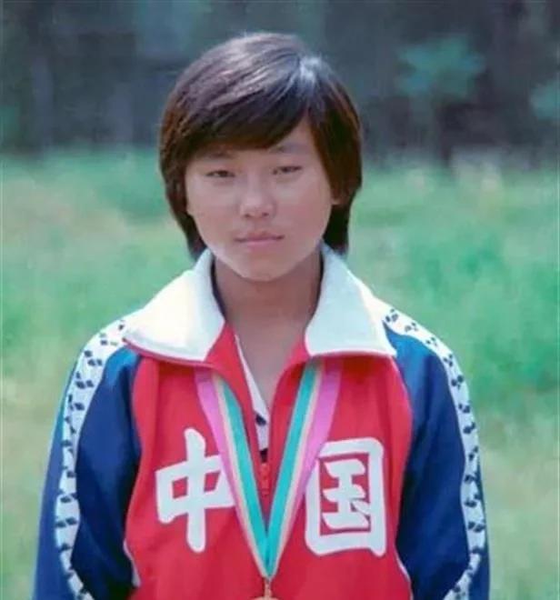 60岁周继红被聘国家跳水队总教练。
周继红从1984年洛杉矶奥运会上，惊艳夺得女