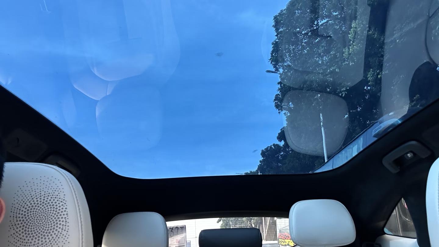 全景天幕真的防晒吗？夏季实测数据告诉你答案