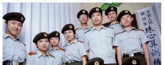 6岁小女孩被我国特种部队破格录取，并且直接成为军官，传闻她一个人能顶一个师，她也