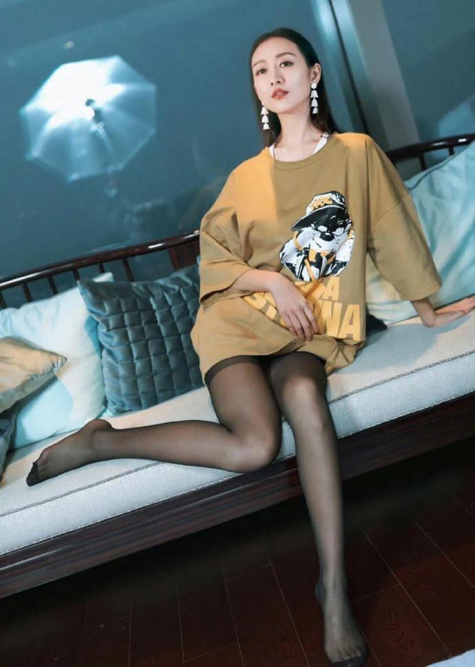 王鸥性感黑丝袜 ​，这款适合你吗？