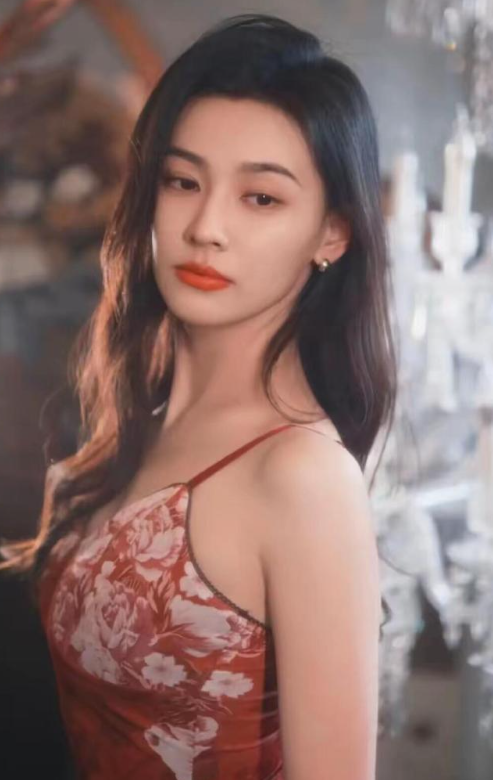 丁笑滢这穿搭，是不是你想象的样子，超可以的！