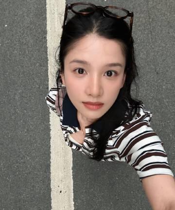 张婧仪 // 俯拍完全是统治区、拍照视角基础脸蛋就不基础