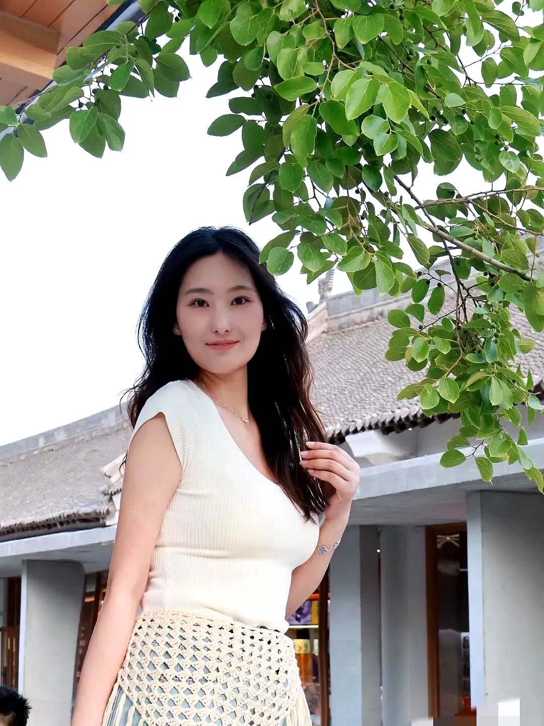 在当代社会，许多人都在探索怎样才能赢得中年女性的心。在这个过程中，成熟稳重、情感