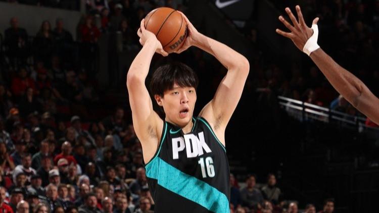 杨瀚森背靠背第二战来了，开拓者VS雄鹿