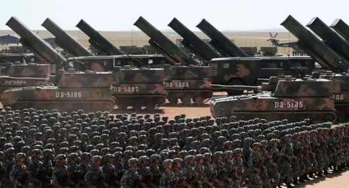 美国空军部长梅因克在国会爆出重量级情报：中国火箭军已有超3000枚导弹，其中90
