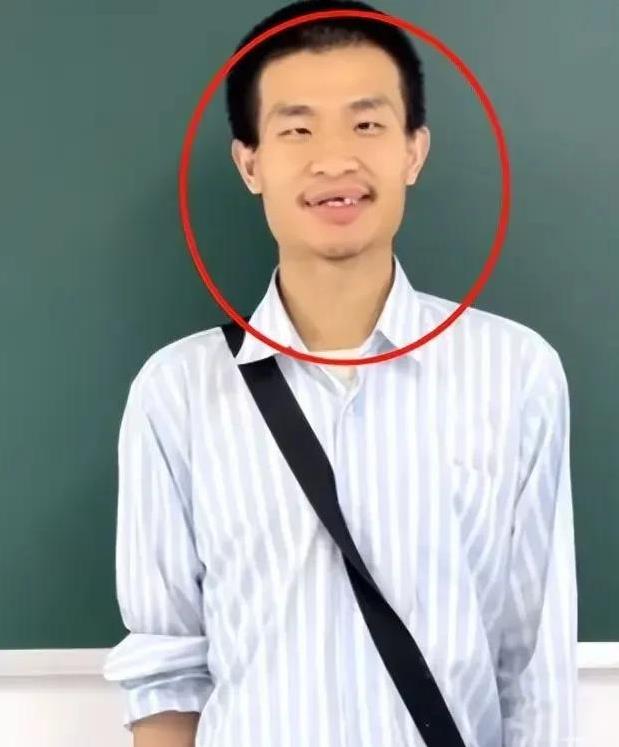 韦神开账号本是件大事，可评论区画风却歪到了他的牙齿上，还整出个“学海无牙”的梗。