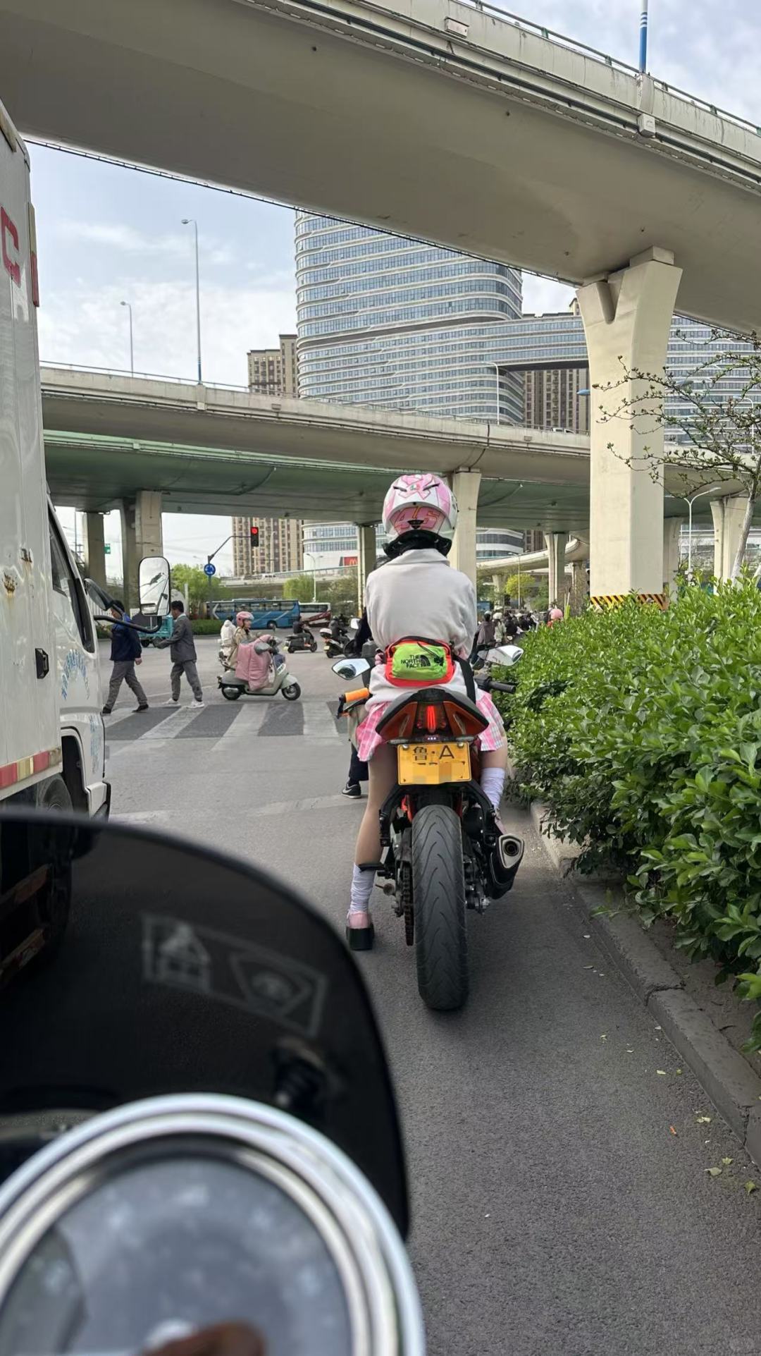 这是什么型号的车子？[滑稽笑]