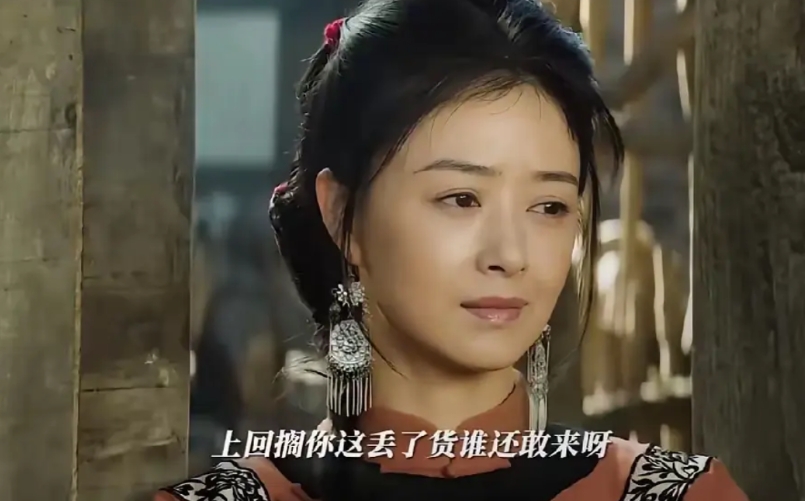 央视八套为什么不大方到底？！
《生万物》每天黄金时段三集连播，到了《归队》咋又像