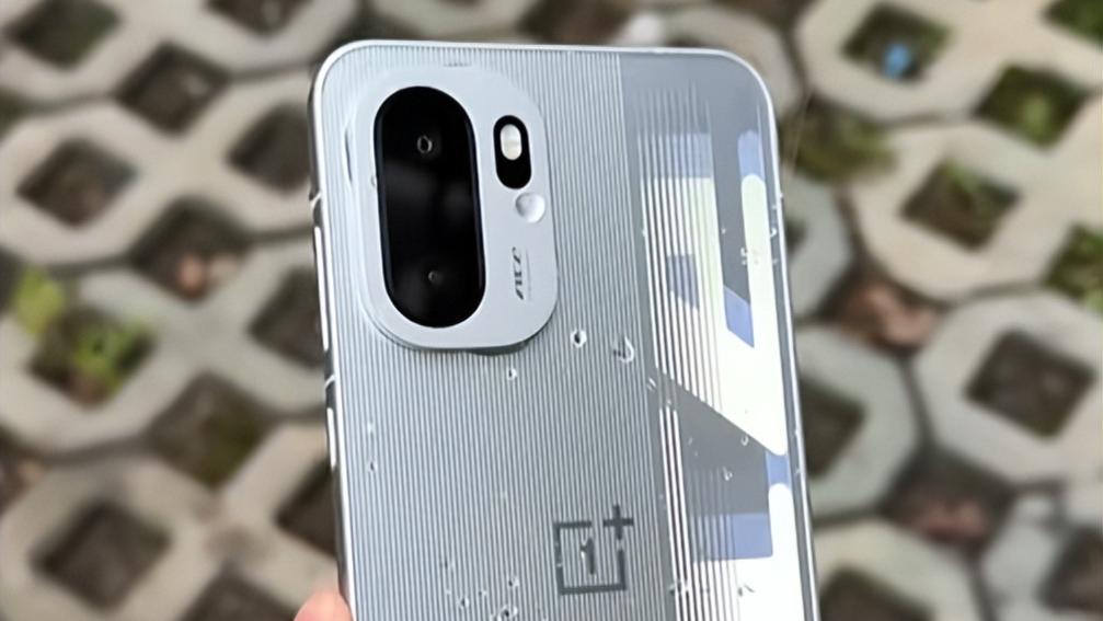 一加Ace6发布：5000万像，120W超级快充与7800mAh的大容量电池完美结合