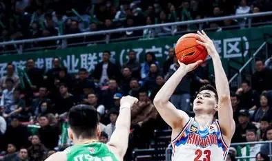 CBA季后赛8进4G1：辽宁队大比分1-0加时险胜新疆队
4月13日消息，CBA