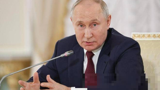 西欧大军压境？拉夫罗夫直飞北京，普京知道：该向中国交底了