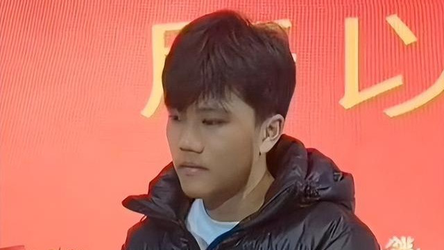 解清帅哽咽谈妈妈抑郁症复发，大哥生意受挫，深夜含泪做出决定