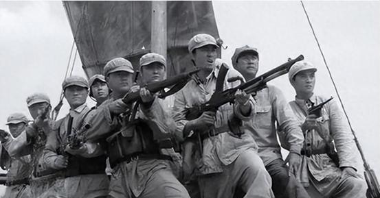 来自铁军第43军的两大王牌师，六大军长，皆是军中翘楚
“1949年四月的夜里零点