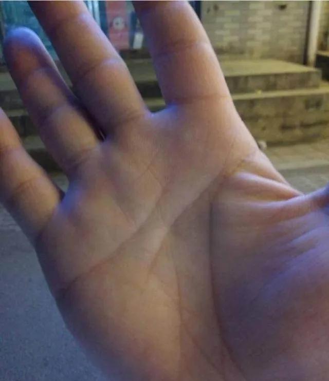 如果说一个手相三句话来定论
今天这位女士，完全可以的
一定要守护好自己婚姻，甚至