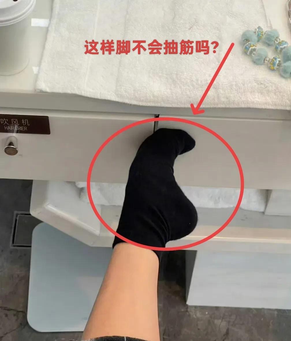 孙俪和女儿小花，
真的是给所有的家长上了一课，
什么叫别人家的孩子，在小花身上完