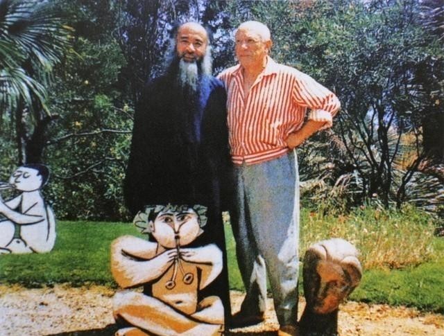 1956年，法国。57岁的张大千老师携妻子在巴黎见到了75岁的毕加索。据说毕加索