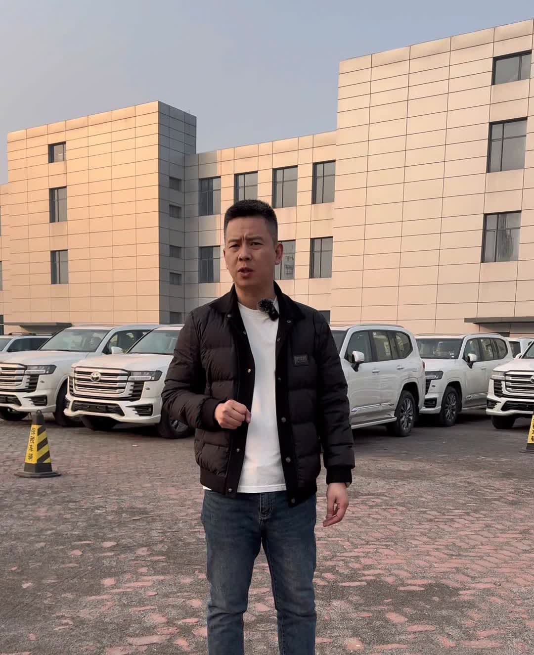 天津港无套路报价。
在天津港怎么能不被套路的前提下买到便宜车？今天我就把天津港