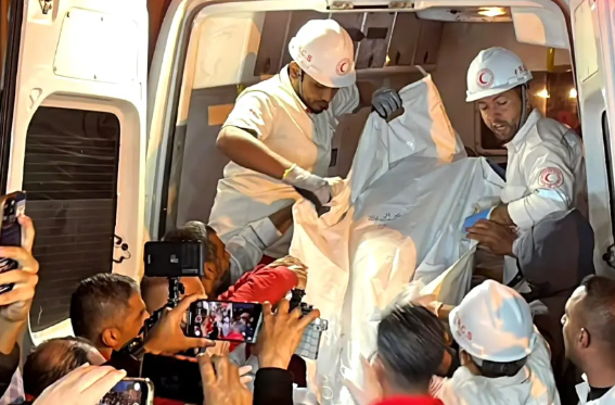 前两天美国媒体曝光了医护人员在加沙遭枪击的视频，现在以军承认了相关战争罪行。以军