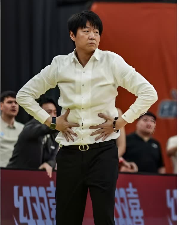 高速意外错失前四名，季后赛将再度迎战北控。
CBA常规赛画上句号，经过一个赛季
