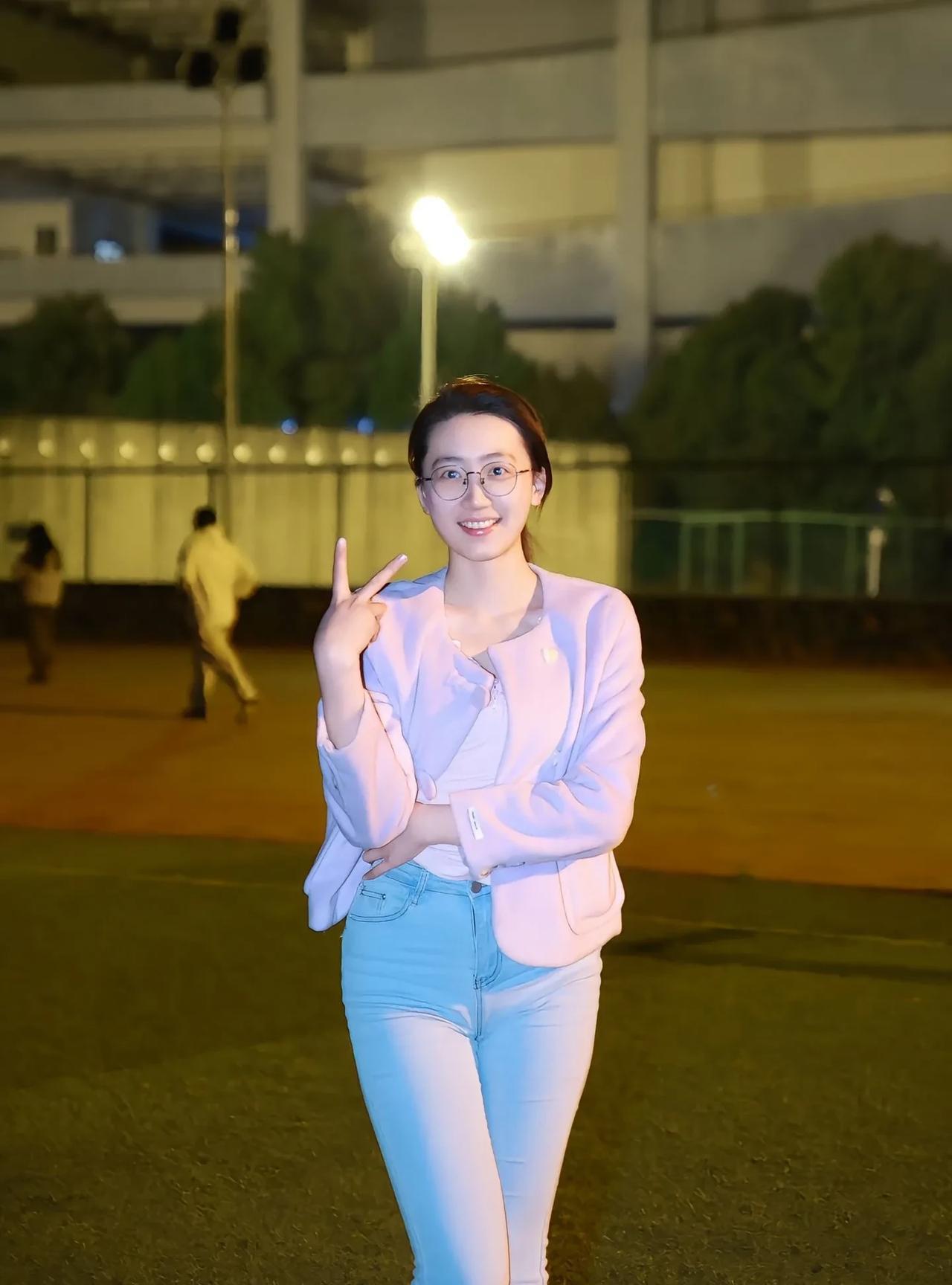正面好看还是背影好看？