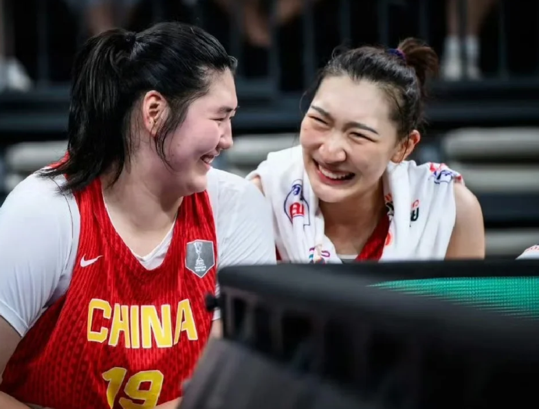 中国女篮91-69力克韩国！韩旭18分12篮板1助攻1抢断2盖帽，张子宇18分4