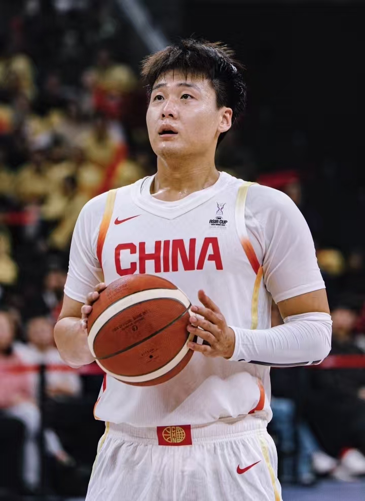 赵睿受伤最害怕不是北京，是篮协主席和郭士强，世预赛还要指望他