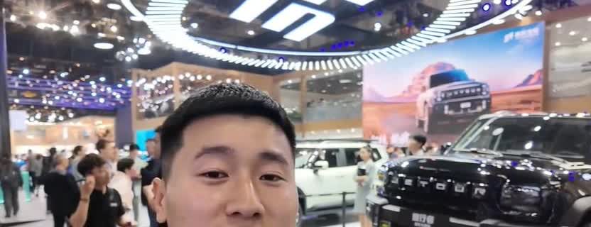 玩自媒体的这些人，如邓小微、瘦猴宝宝，要文化没文化，要智商没智商，但为什么那么多